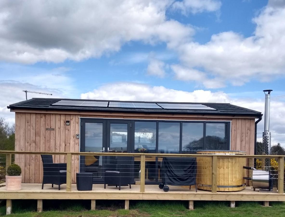 Cleeves Cabins Ailsa Luxury Lodge With Hot Tub Dalry  Εξωτερικό φωτογραφία