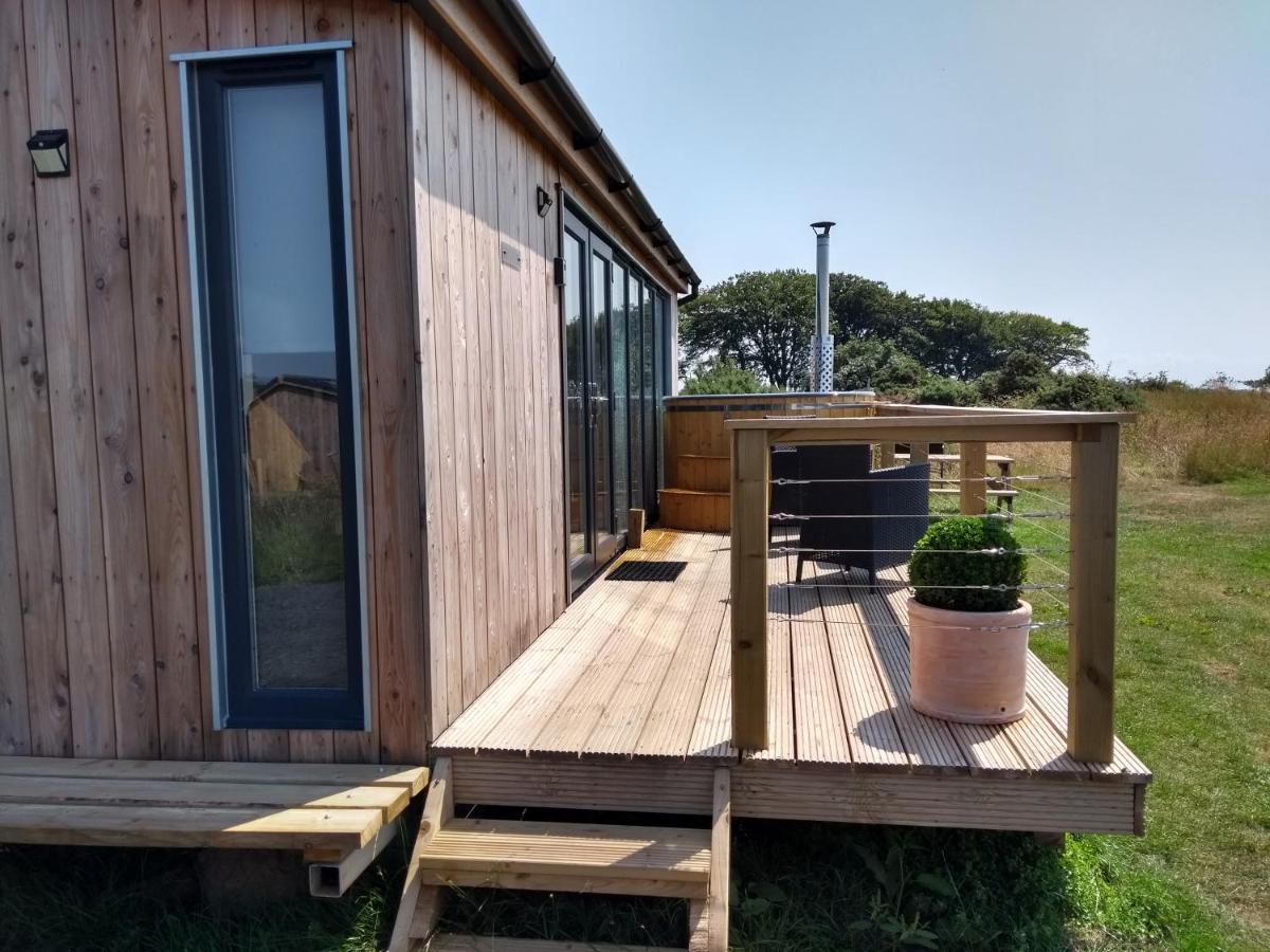 Cleeves Cabins Ailsa Luxury Lodge With Hot Tub Dalry  Εξωτερικό φωτογραφία