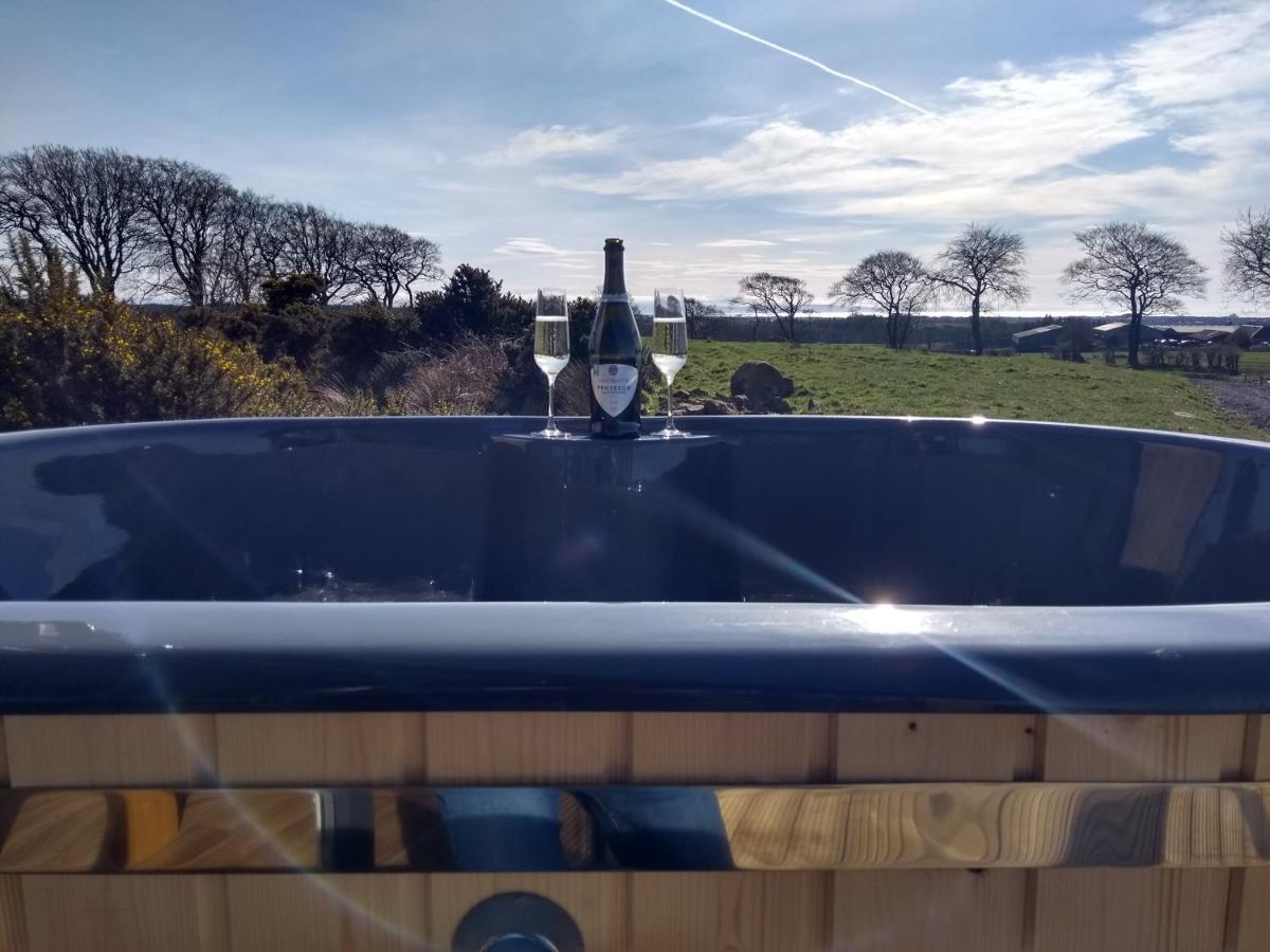 Cleeves Cabins Ailsa Luxury Lodge With Hot Tub Dalry  Εξωτερικό φωτογραφία